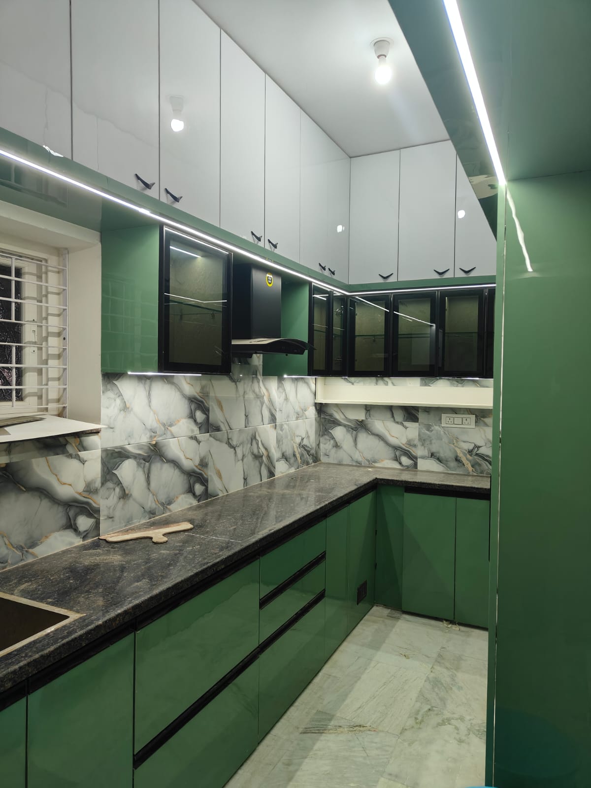 Contemporary Modular Kitchen